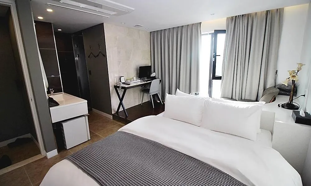 Circle Hotel Seoul 2*,  South Korea